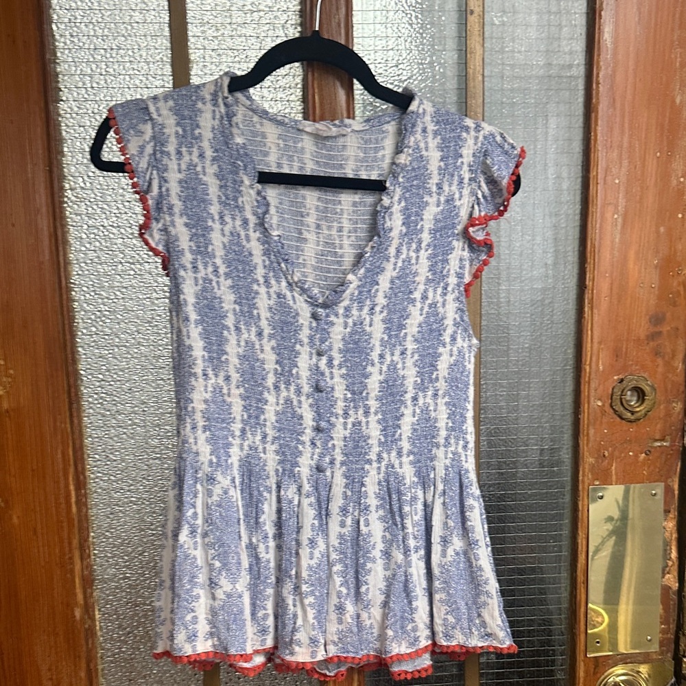 THML Blue and White Printed Flutter Sleeve Peplum Top with Coral Trim